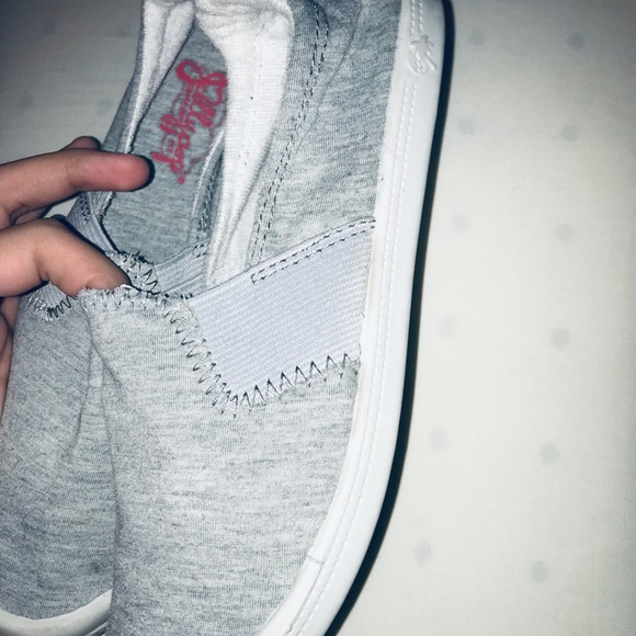 Light gray slip on shoes - Picture 2 of 6